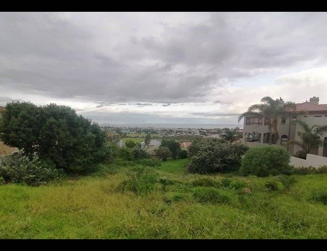 LAND FOR SALE IN HARTENBOS HEUWELS